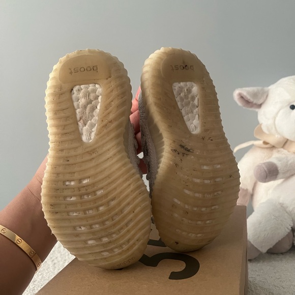 Yezzy 350 V2 infants size size Us9 - Picture 4 of 4